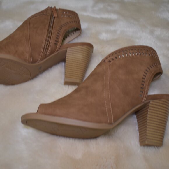Chinese Laundry Peep Toe Booties Size 7.5 Brown Faux Leather Heeled Boots - Picture 4 of 13
